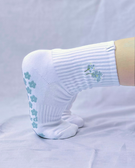 forget-me-not | grip socks