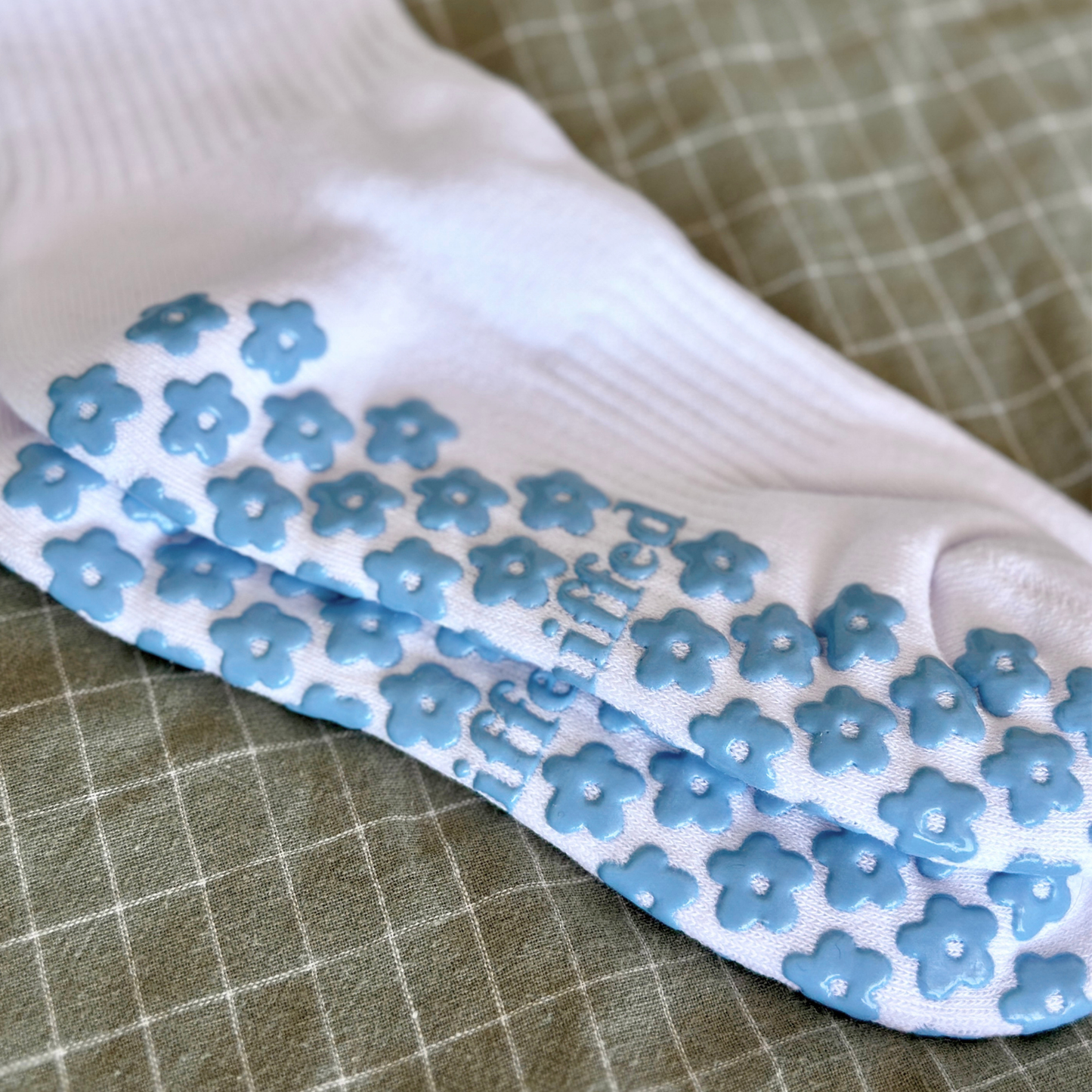 forget-me-not | grip socks
