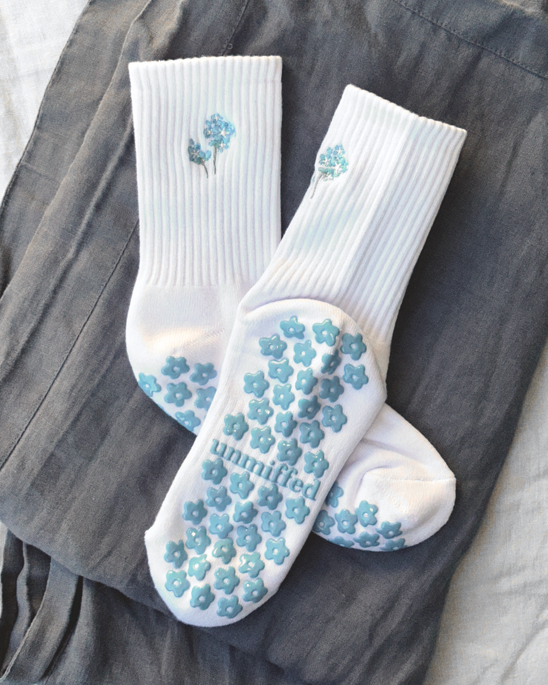 forget-me-not | grip socks