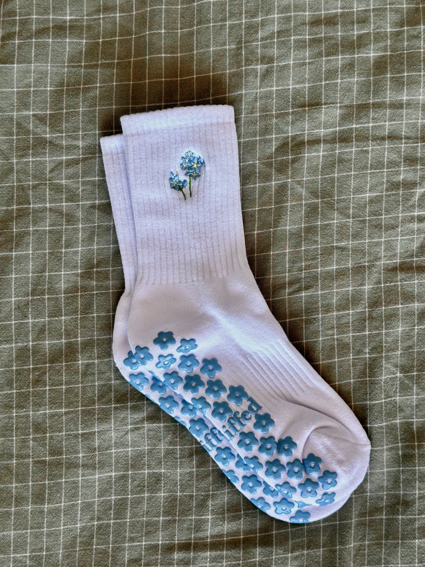 forget-me-not | grip socks