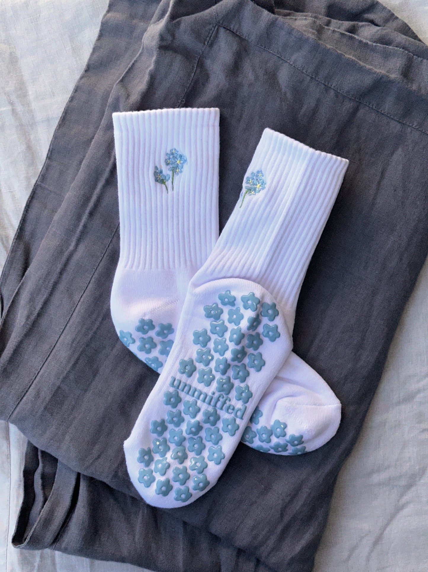 forget-me-not | grip socks